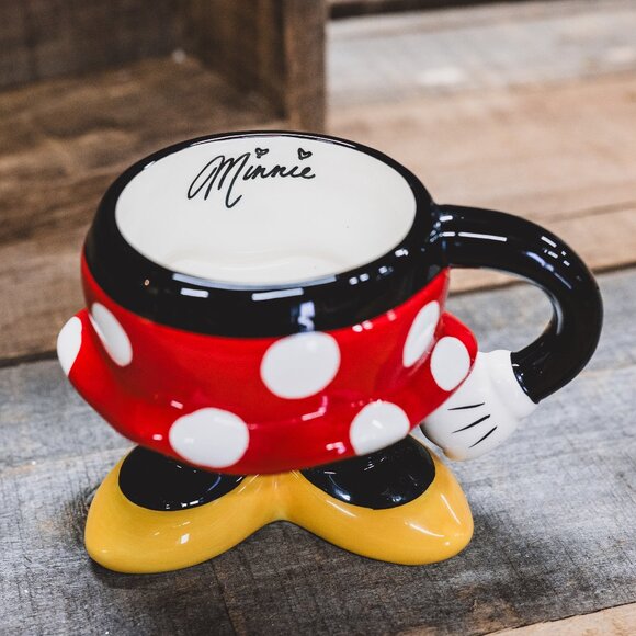 🎀 Disney Minnie Mouse Ceramic Mug – Red Polka Dot Skirt & Yellow Shoes 🎀 - Picture 2 of 3